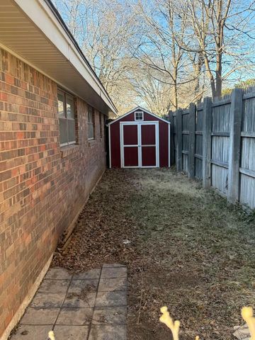 6305 CALUMET Road, Amarillo, TX 79106