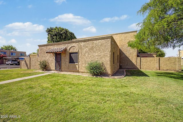 948 S ALMA SCHOOL Road 79, Mesa, AZ 85210