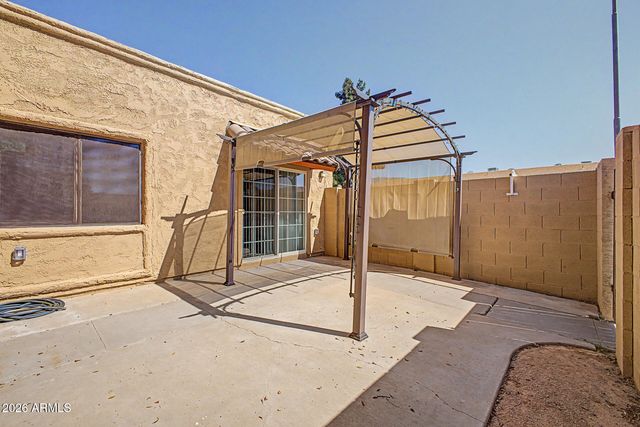 948 S ALMA SCHOOL Road 79, Mesa, AZ 85210