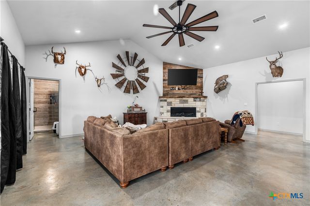 2919 County Road 176, Gatesville, TX 76528