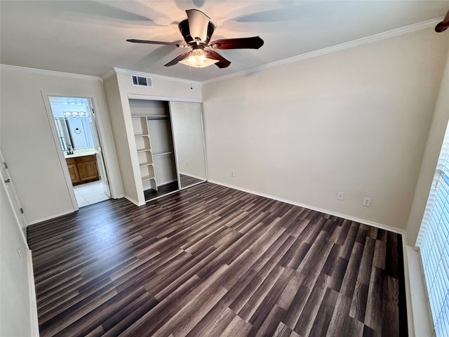 330 W Harwood Road C, Hurst, TX 76054