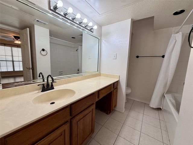 330 W Harwood Road C, Hurst, TX 76054