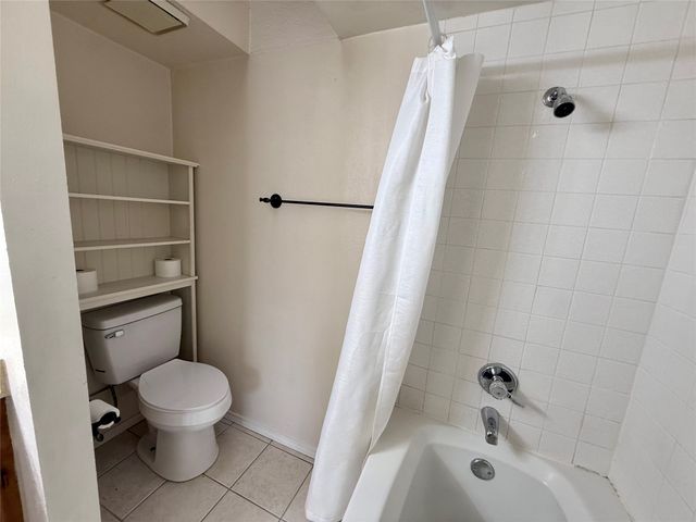 330 W Harwood Road C, Hurst, TX 76054