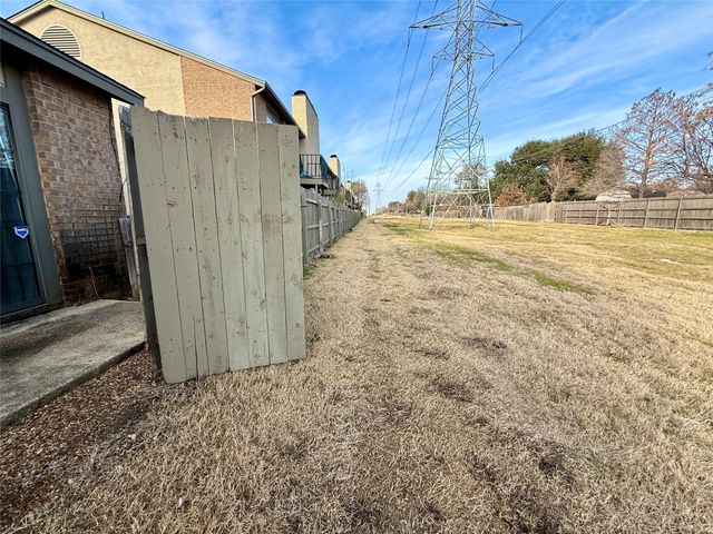 330 W Harwood Road C, Hurst, TX 76054
