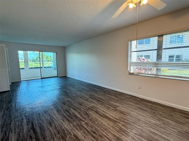 7153 W COUNTRY CLUB DR N 145, Sarasota, FL 34243