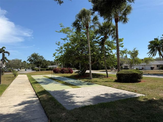 7153 W COUNTRY CLUB DR N 145, Sarasota, FL 34243