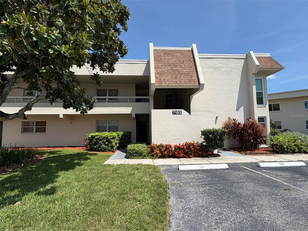 7153 W COUNTRY CLUB DR N 145, Sarasota, FL 34243