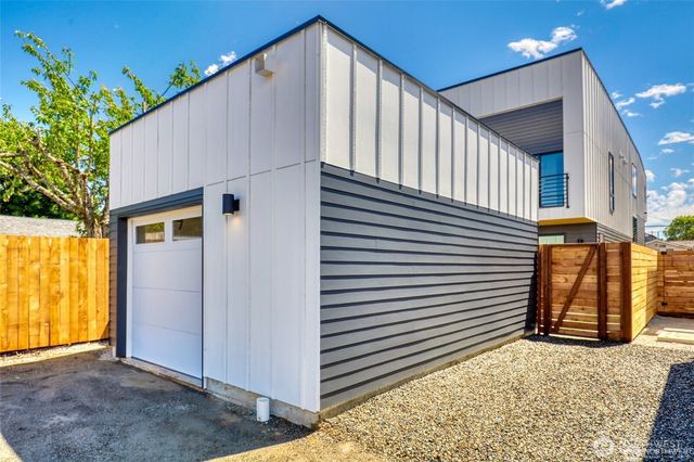 5725 N 48th Street, Tacoma, WA 98407
