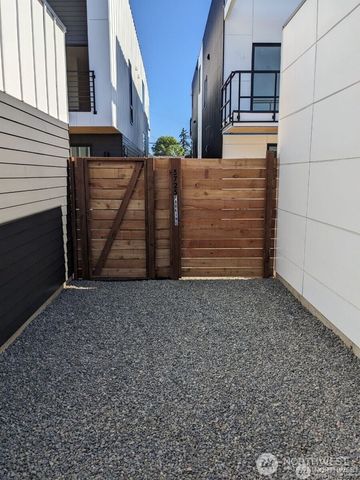 5725 N 48th Street, Tacoma, WA 98407