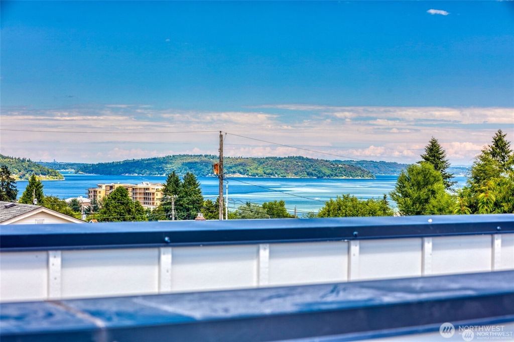 5725 N 48th Street, Tacoma, WA 98407