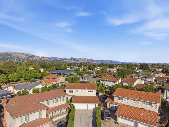 1128 Summerwings Court, San Jose, CA 95132