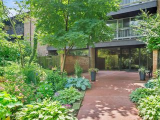5700 Hillcrest Lane PH, Lisle, IL 60532