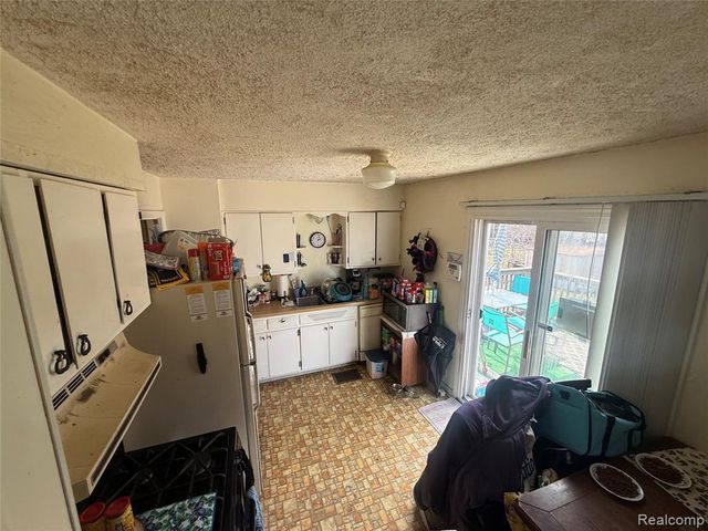 4308 S Grand Traverse, Flint, MI 48507