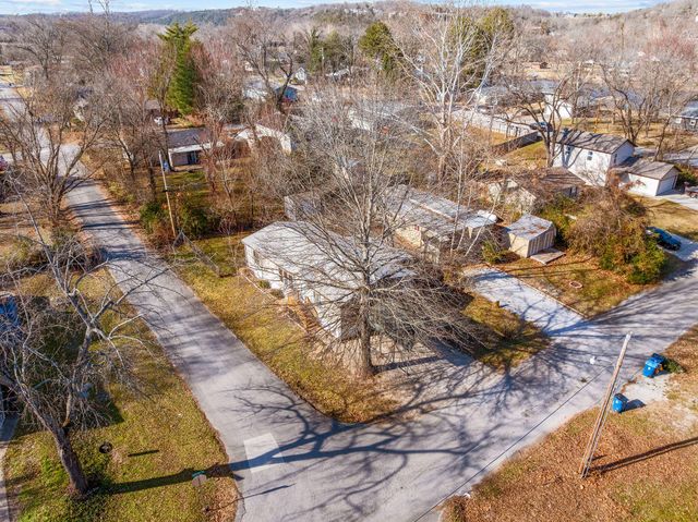 130 Winston Lane, Hollister, MO 65672