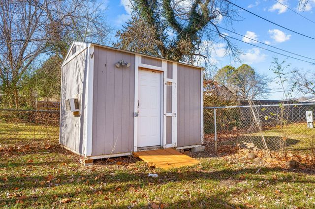 130 Winston Lane, Hollister, MO 65672