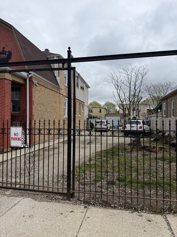 5629 S Campbell Avenue, Chicago, IL 60629
