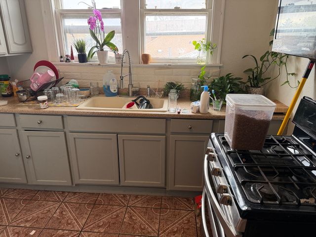 5629 S Campbell Avenue, Chicago, IL 60629