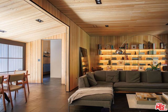 3860 Kingswood Road, Sherman Oaks, CA 91403