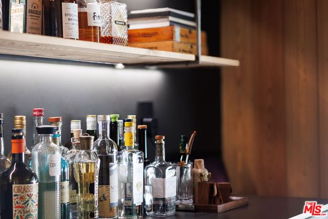 3860 Kingswood Road, Sherman Oaks, CA 91403