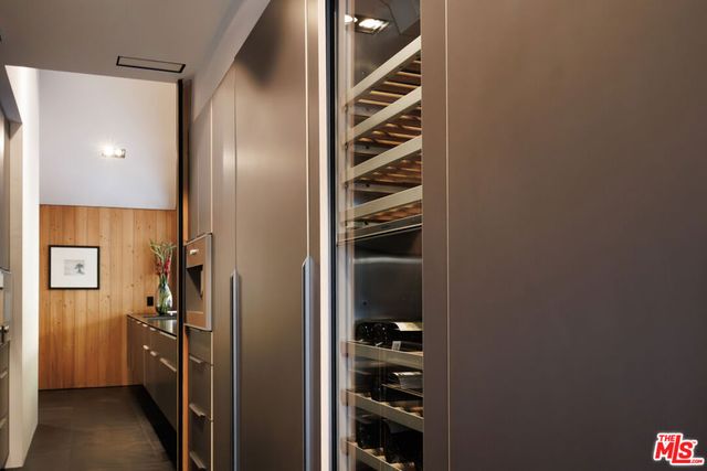 3860 Kingswood Road, Sherman Oaks, CA 91403