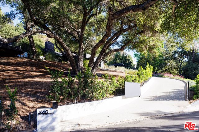 3860 Kingswood Road, Sherman Oaks, CA 91403