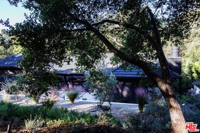 3860 Kingswood Road, Sherman Oaks, CA 91403