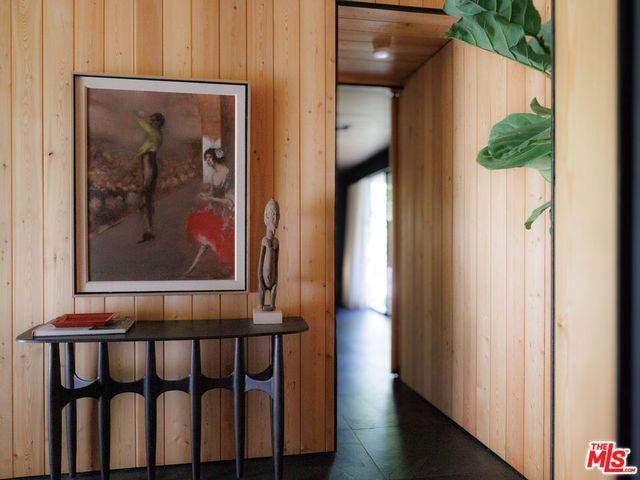 3860 Kingswood Road, Sherman Oaks, CA 91403