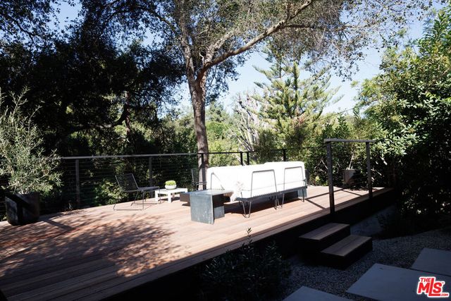 3860 Kingswood Road, Sherman Oaks, CA 91403