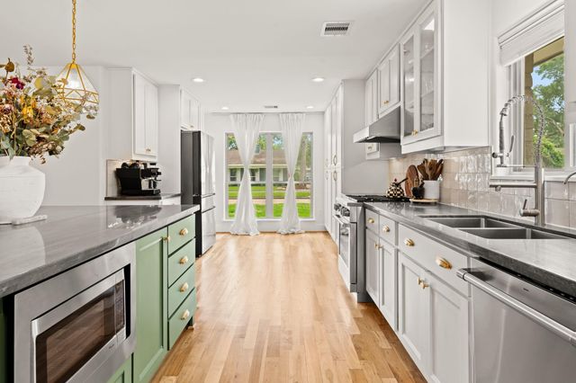5618 Wigton Drive, Houston, TX 77096