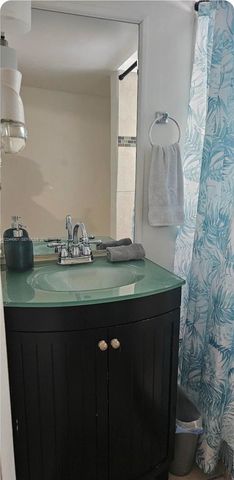 144 NW 7th Ave 1, Dania Beach, FL 33004