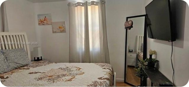 144 NW 7th Ave 1, Dania Beach, FL 33004