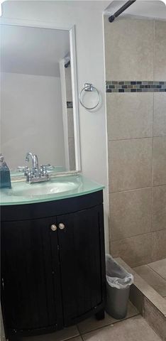 144 NW 7th Ave 1, Dania Beach, FL 33004