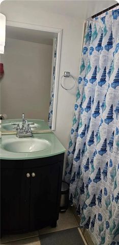 144 NW 7th Ave 1, Dania Beach, FL 33004