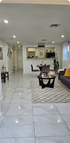 144 NW 7th Ave 1, Dania Beach, FL 33004