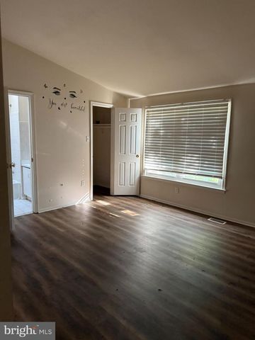 16 HAMLET DR, Owings Mills, MD 21117