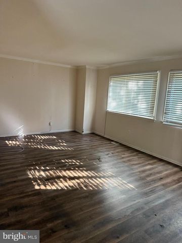 16 HAMLET DR, Owings Mills, MD 21117