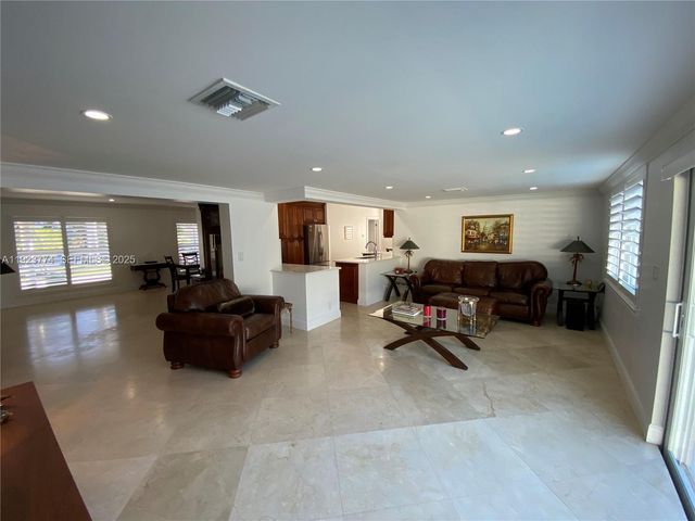 6611 NE 21st Ln, Fort Lauderdale, FL 33308