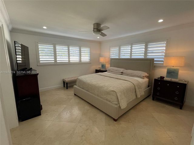 6611 NE 21st Ln, Fort Lauderdale, FL 33308