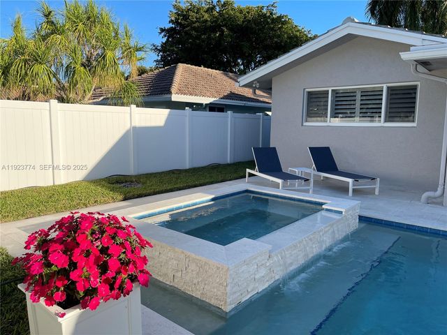 6611 NE 21st Ln, Fort Lauderdale, FL 33308