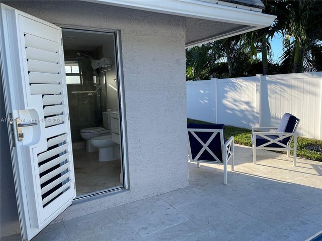 6611 NE 21st Ln, Fort Lauderdale, FL 33308