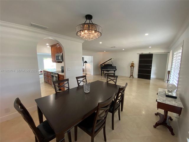 6611 NE 21st Ln, Fort Lauderdale, FL 33308