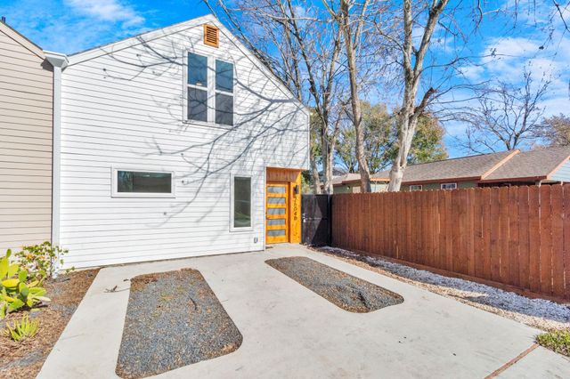 7604 De Priest Street B, Houston, TX 77088