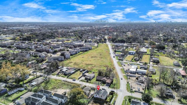 7604 De Priest Street B, Houston, TX 77088