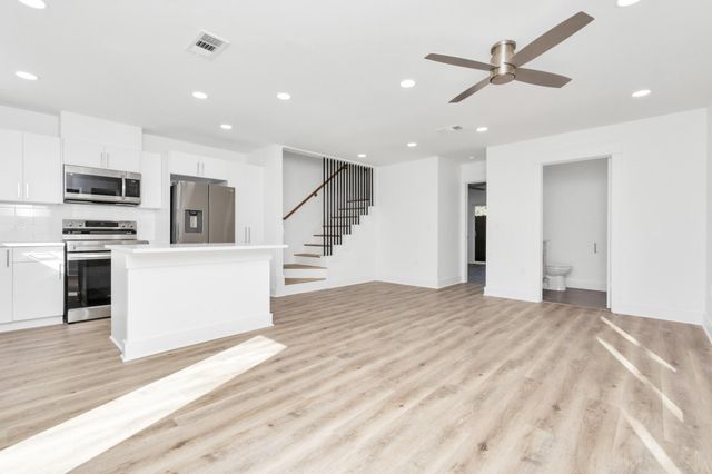 7604 De Priest Street B, Houston, TX 77088