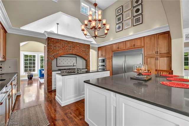 7125 Bridlewood Drive, Concord Twp, OH 44077