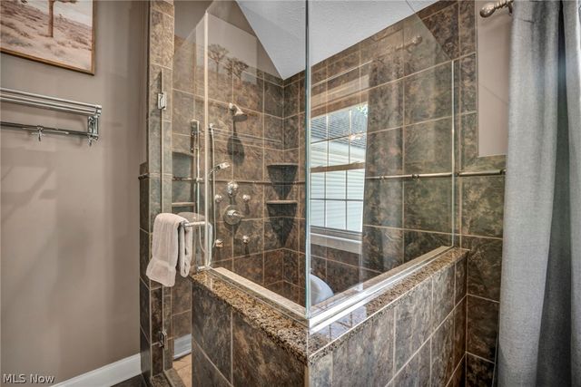 7125 Bridlewood Drive, Concord Twp, OH 44077