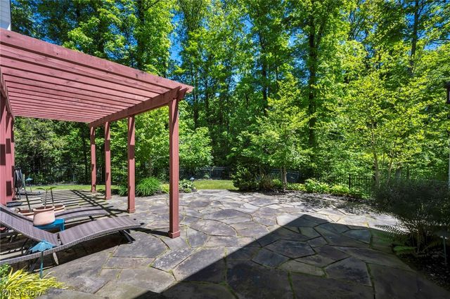7125 Bridlewood Drive, Concord Twp, OH 44077