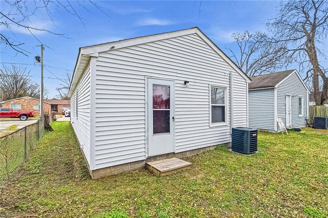 1127 Rowe ST, Hampton, VA 23669