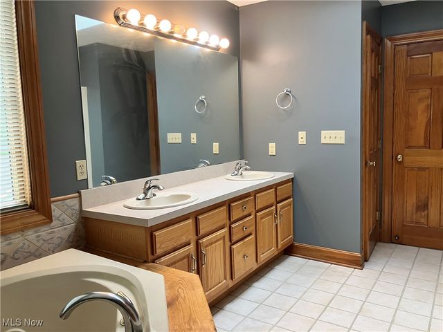 1254 Maxfli Drive, Akron, OH 44312