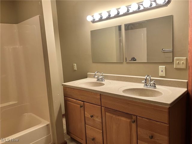 1254 Maxfli Drive, Akron, OH 44312